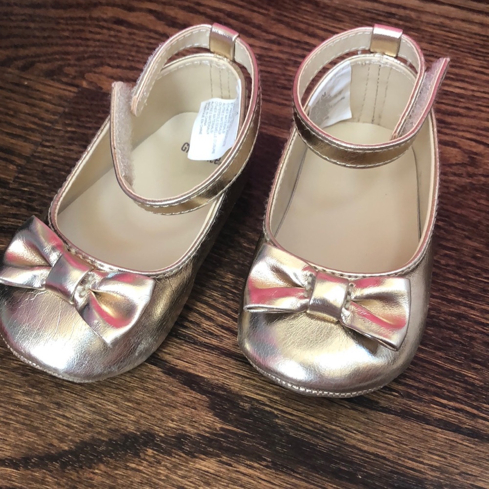 Gold crib shoes